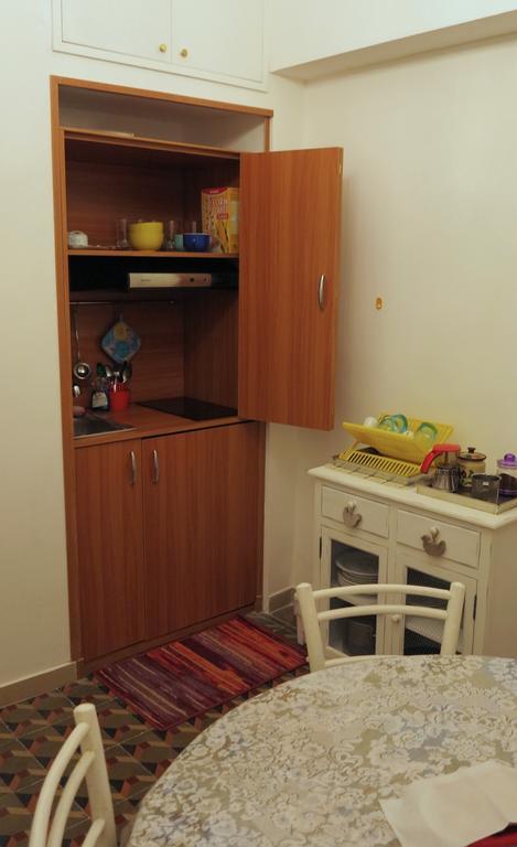 B&B Del Teatro سولمونا الغرفة الصورة