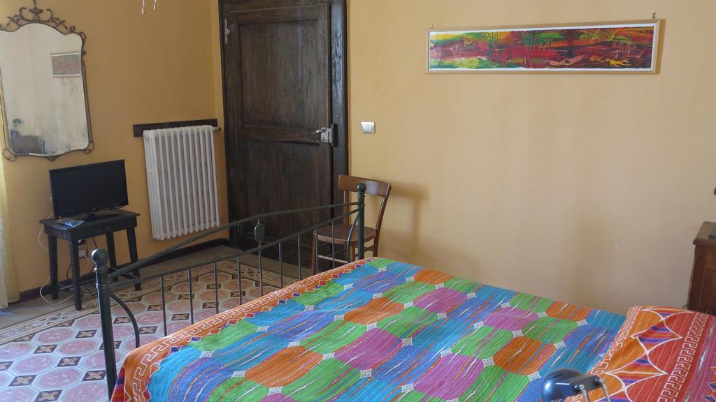 B&B Del Teatro سولمونا الغرفة الصورة